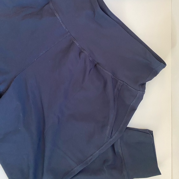 Old Navy XL Elevate Joggers in Navy - Picture 2 of 5